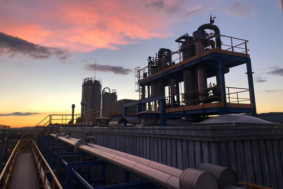 Covestro、DeltaV 高度管理技術でポリエステル生産を拡大