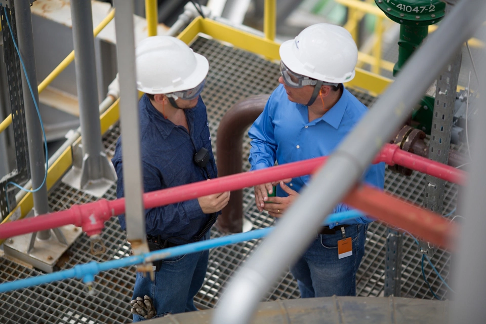 稼働時間を最大化し、変換の効率を高め、HSE インシデントを防止します。