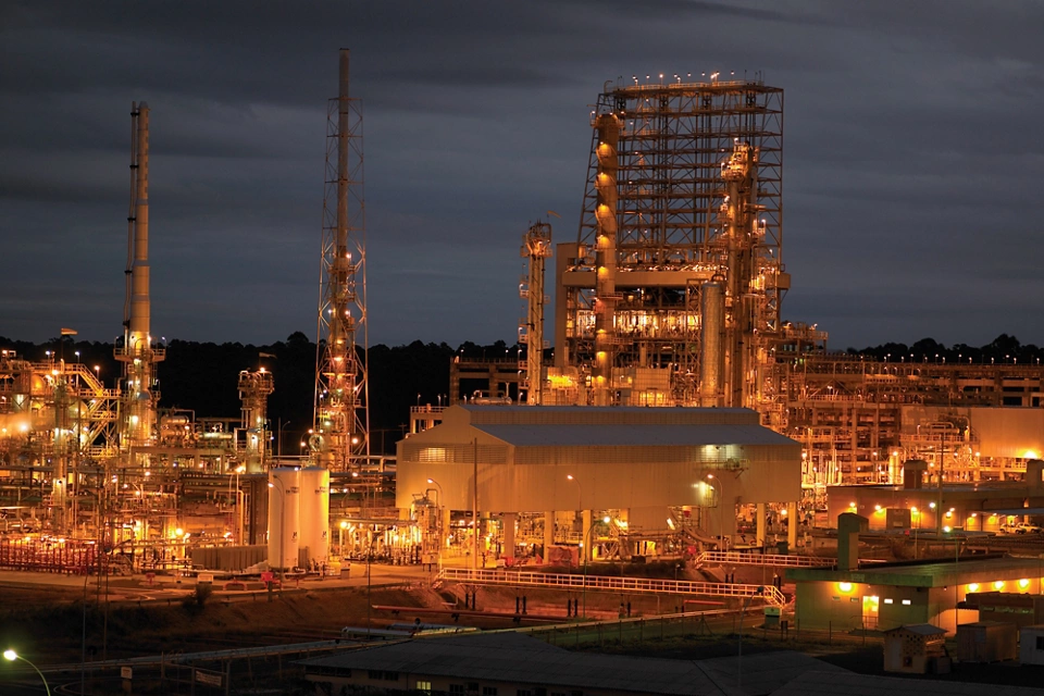 Fisher™ OEM 部品 &amp; メンテナンス戦略により、アジアの製油所で信頼性がどのように維持されているかをご覧ください。