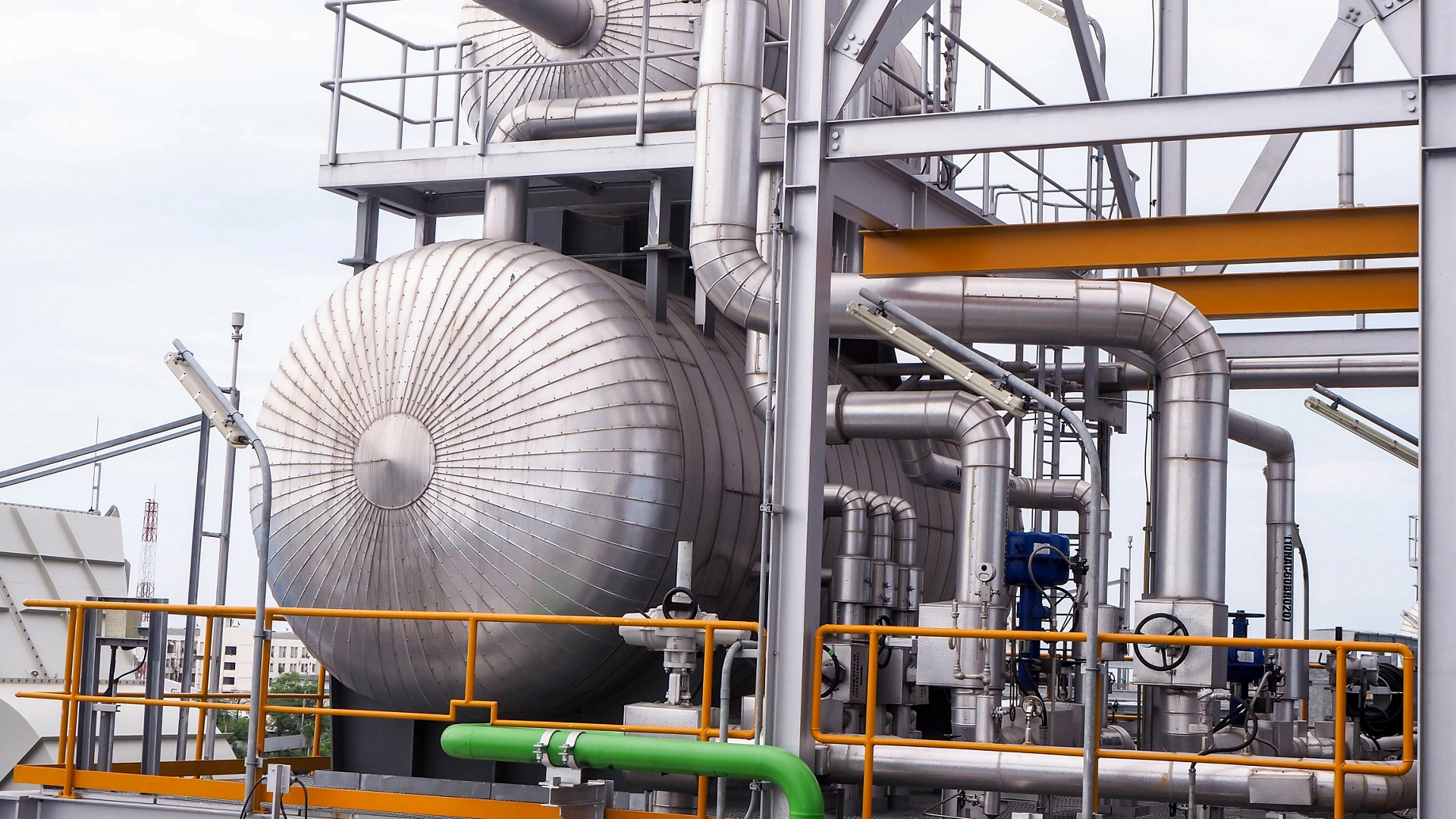 Drum for generator steam of HRSG boilers systems (Heat recovery steam generator) during construction in Combined-Cycle Co-Generation Power Plant.