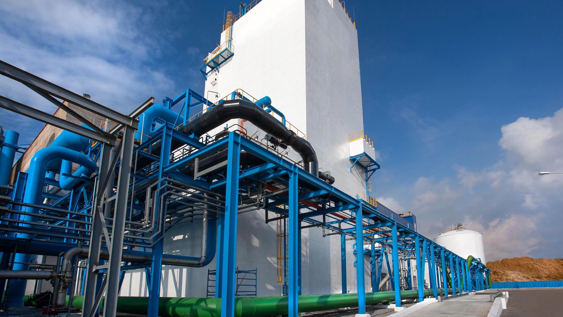 Enable safe, energy-efficient gas separation with precise flow and purity control.