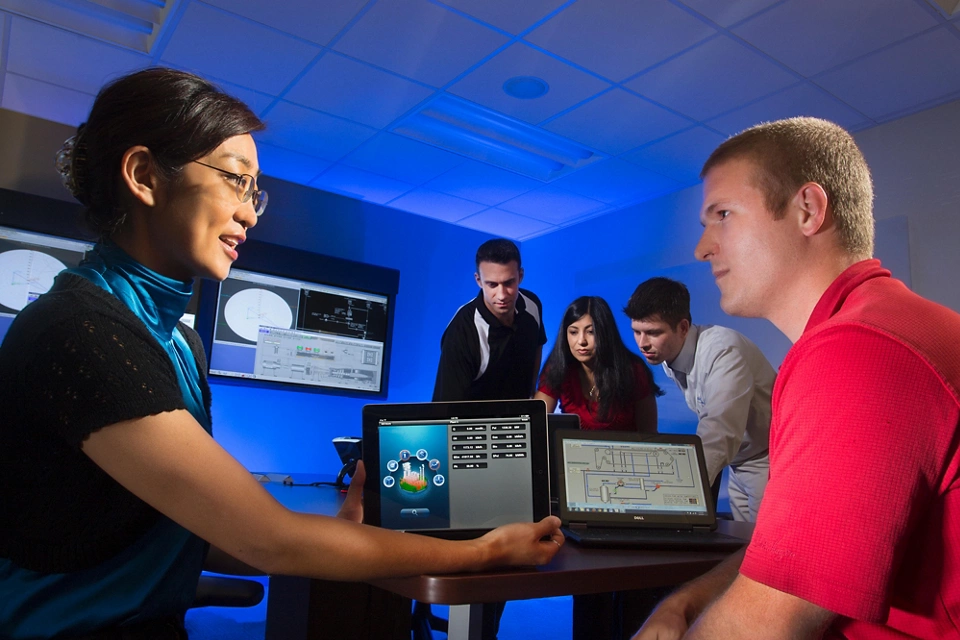 Ovation 企業データソリューション (EDS)