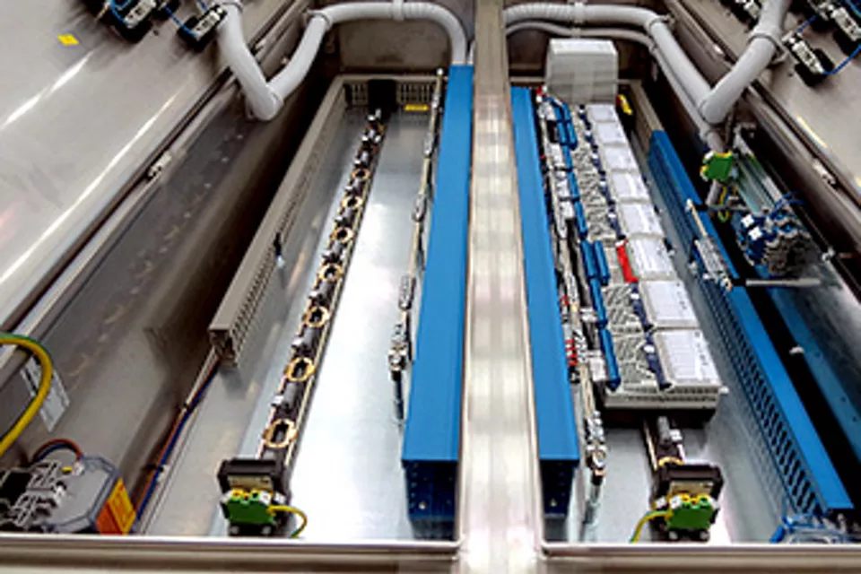 Emerson R. LNG キャリア向け STAHL Automation ソリューション