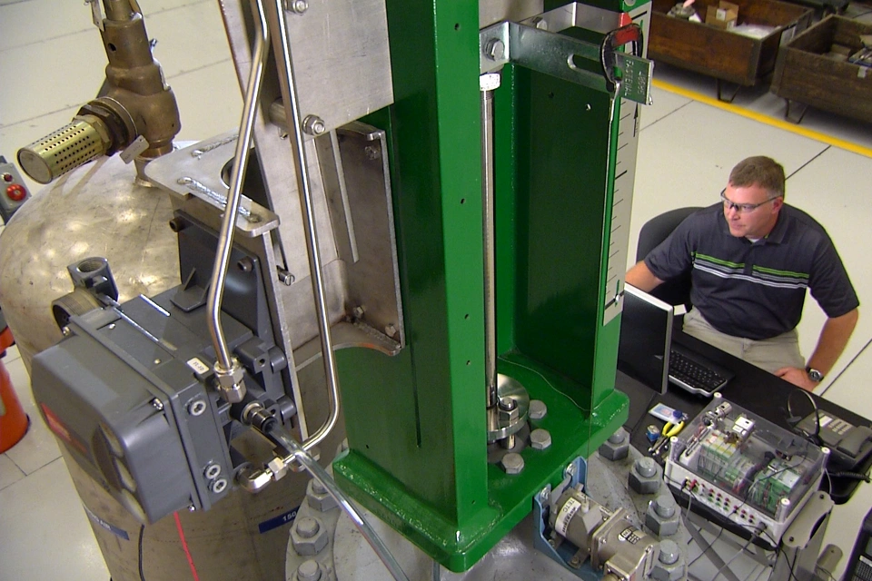 コンプレッサ・アンチサージ・コントロール・バルブ