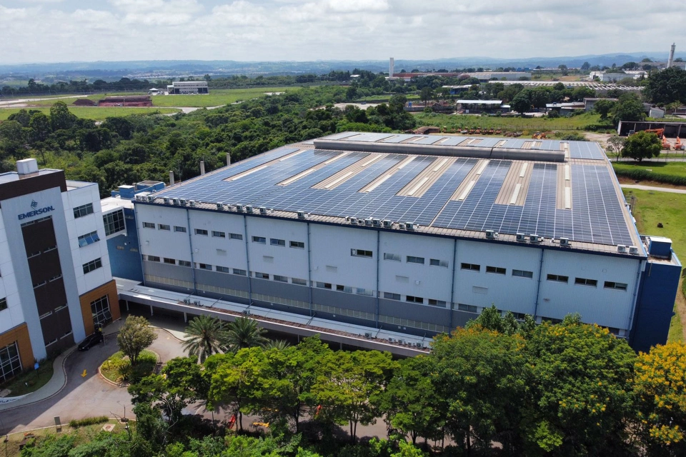 Emerson、ブラジルのソロカバ事業に太陽光エネルギーシステムを設置