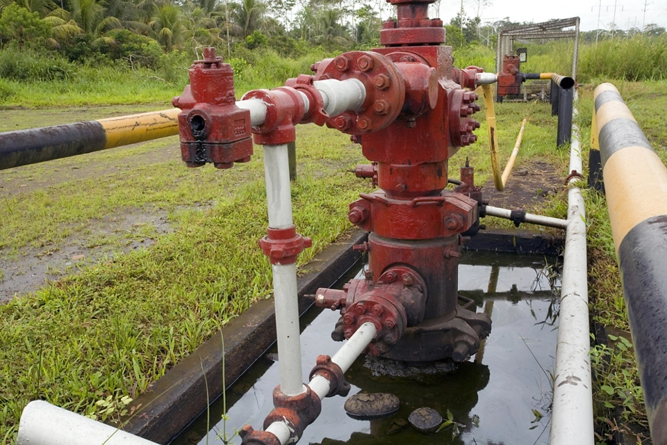 SAGD 水平坑井の最適化とコスト削減 