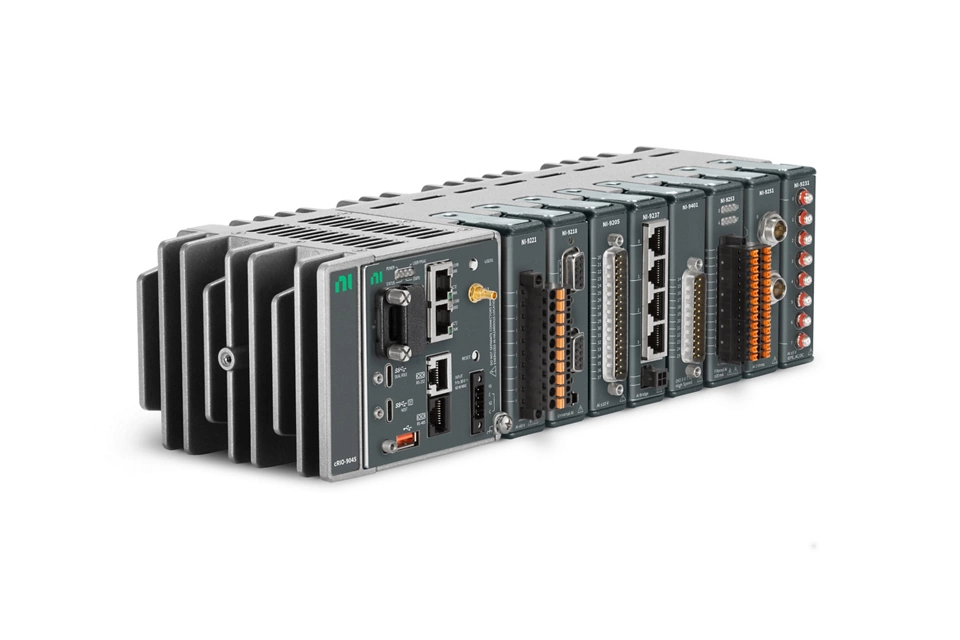 CompactRIO ハードウェア