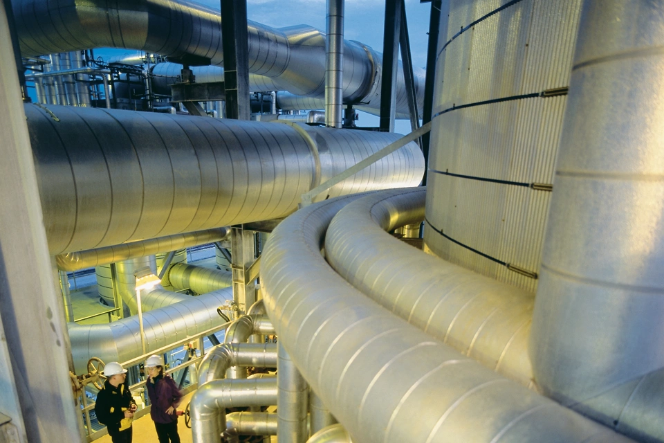 固体パーセントのインライン測定による触媒注入の制御