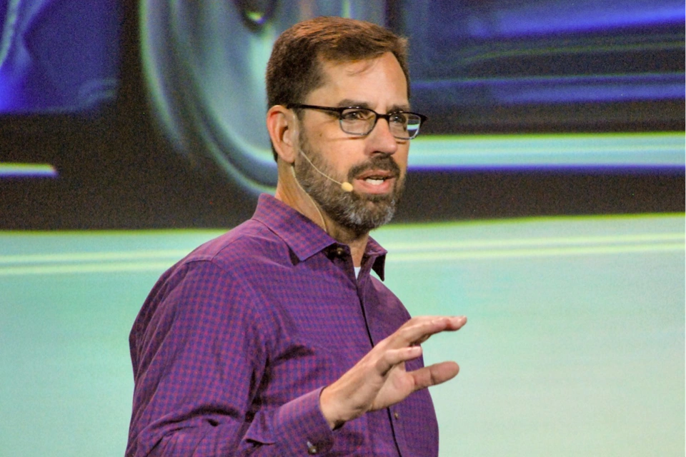  Biogen、Syzygy、Tesla によるオートメーションの活用事例