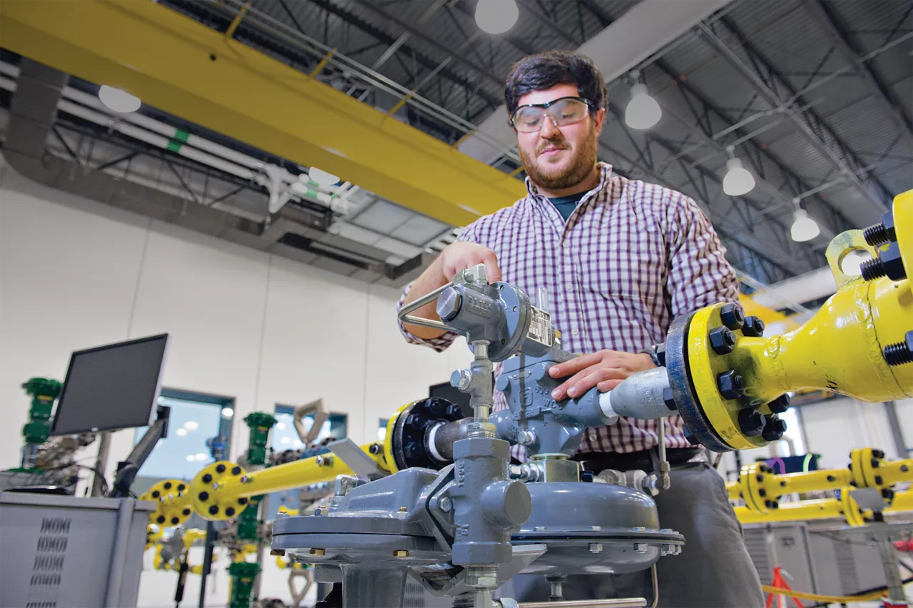 レギュレータ教育サービス