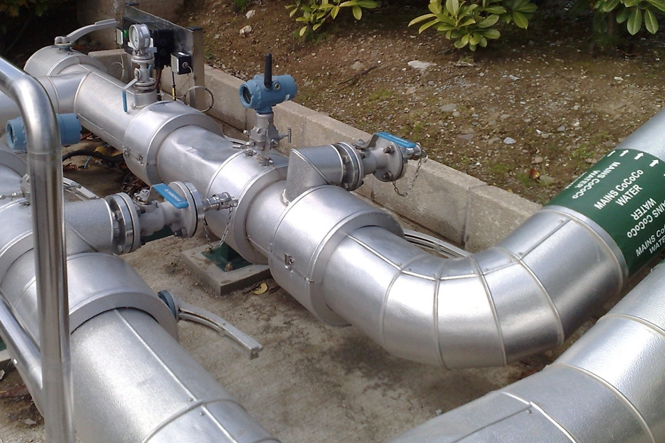 Emerson のスマートワイヤレス技術が GlaxoSmithKline の水使用量を監視