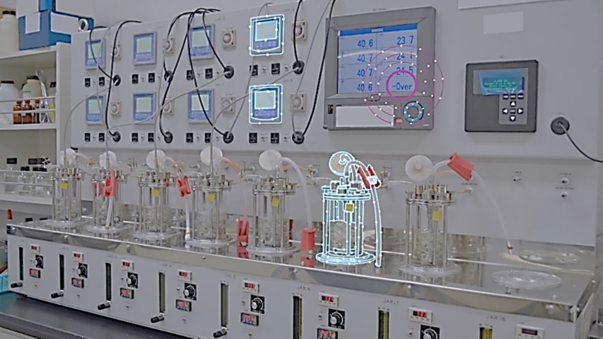 ワイヤレスモニタリングを備えた無菌バイオテクノロジー製造施設でのクロマトロジー生産