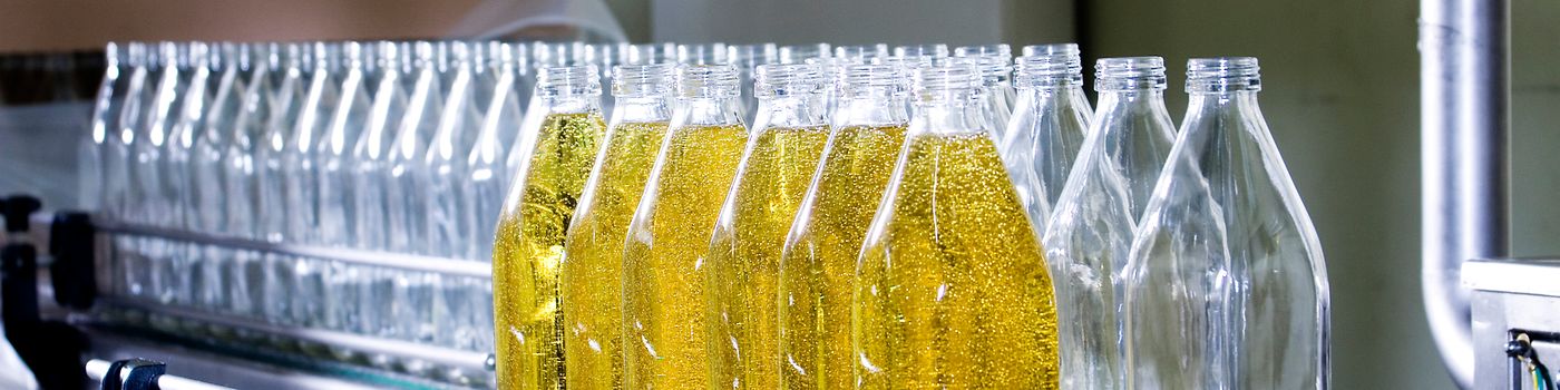 Emerson の技術を使用して、オリーブ油生産などの食品飲料業界における信頼性を高めます。